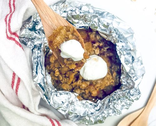 Apple crisp made in a foil packet.