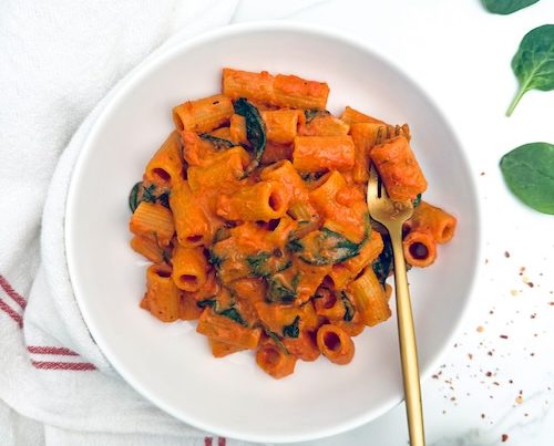 Goat cheese pasta in a bowl.