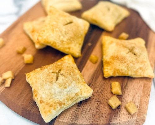 Apple crumble mini puff pastries.