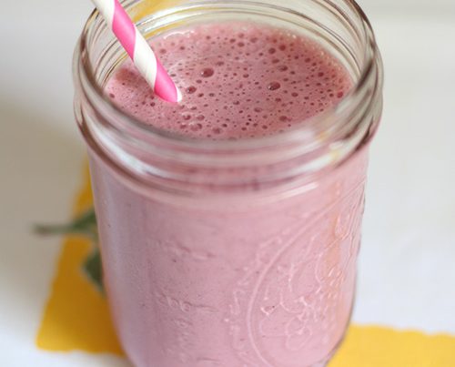Breakfast smoothie in a mason jar.