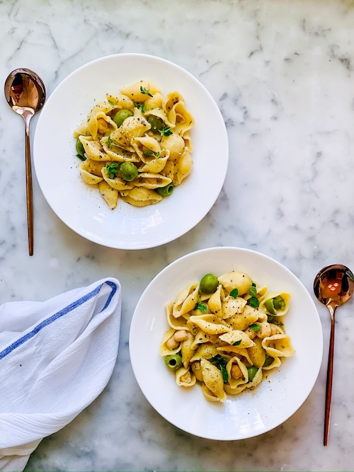 Two bowls of Tuscan chickpea pasta.