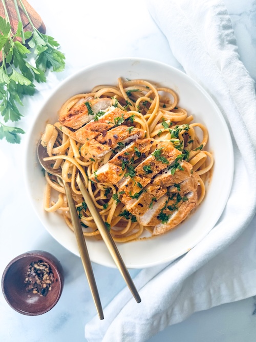 A bowl of chicken lazone.