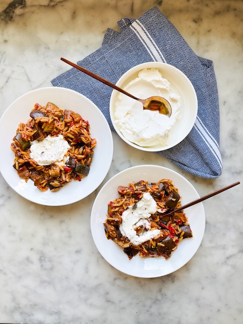 Ratatouille orzo in two bowls.
